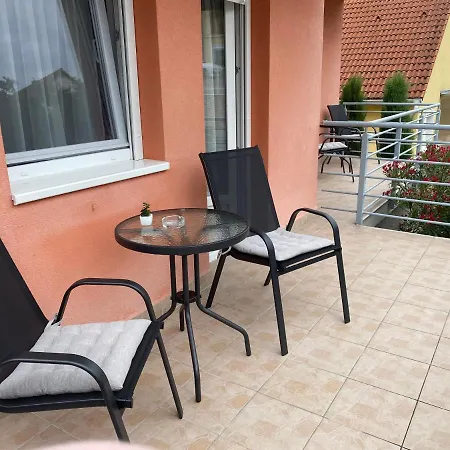 Apartment Bonita Apartmanhaz *